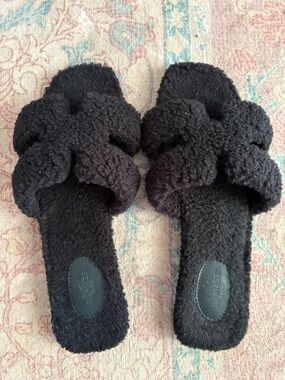 Hermes Oran Black Shearling Fur Sandals slippers 40/41 US 9/10